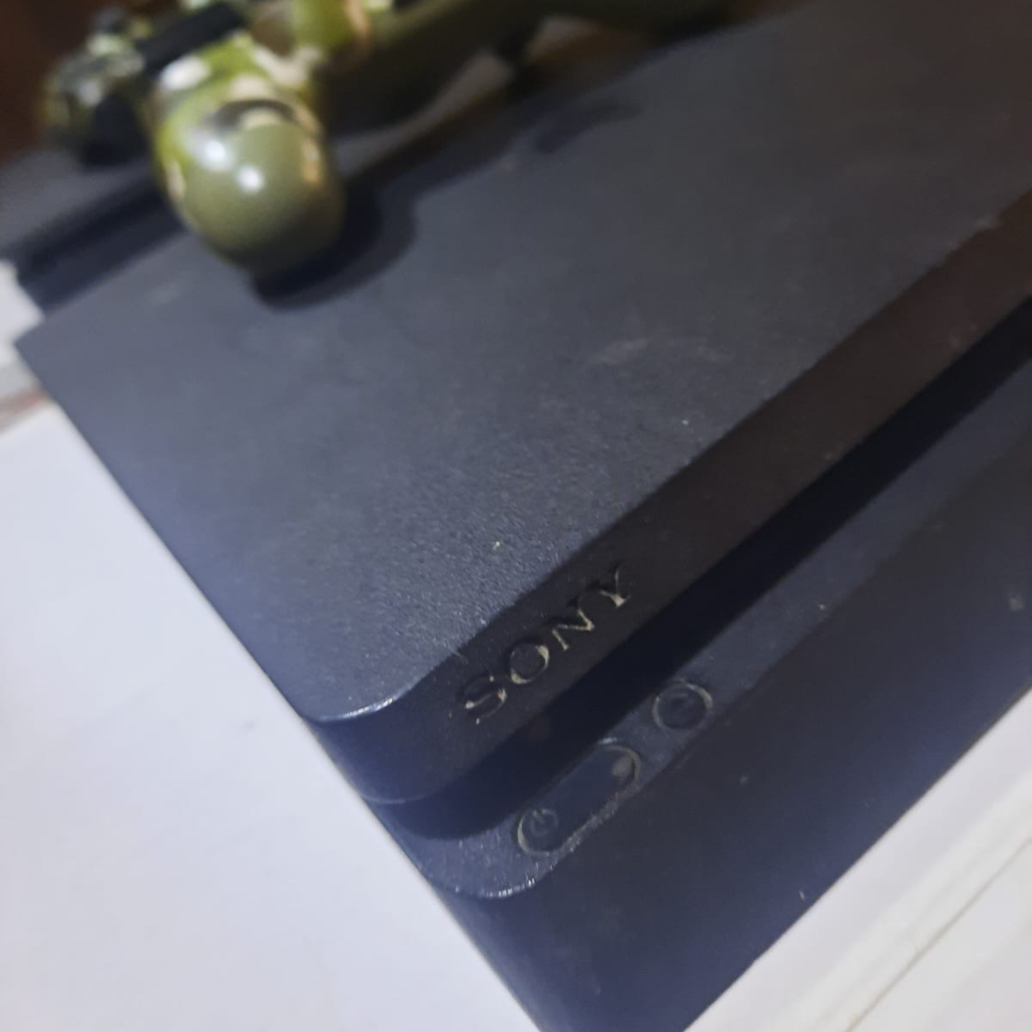 بلايستيشن 4 سليم مستعمل 512GB مع يد أصلية