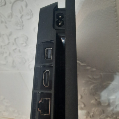 بلايستيشن 4 سليم مستعمل 512GB مع يد أصلية