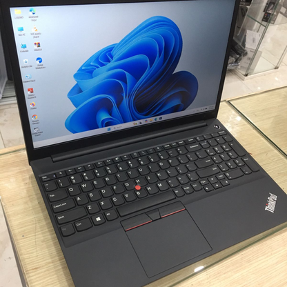 Lenovo ThinkPad i7 11th Gen 16GB 256GB SSD Laptop