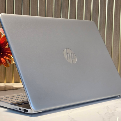 لابتوب HP 15 Ryzen 7 8GB SSD 512GB