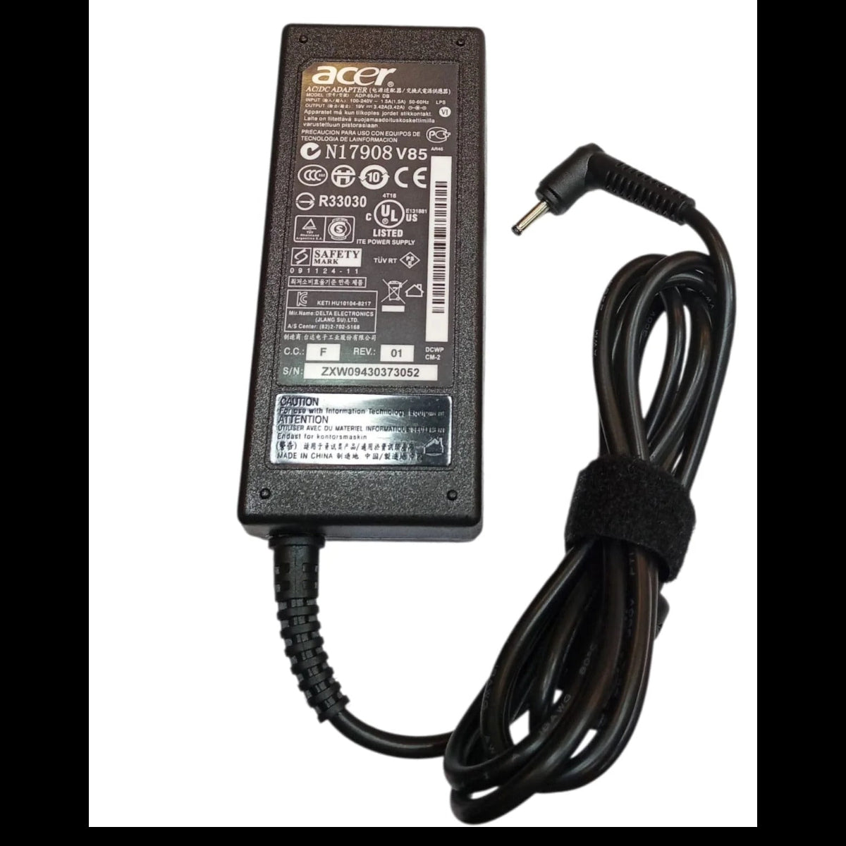 Acer 65W laptop charger with 19.5V 3.42A output, compact lightweight power adapter design and stated overheating and overvoltage protection for compatible Acer laptops at SAMMANPC Jordan