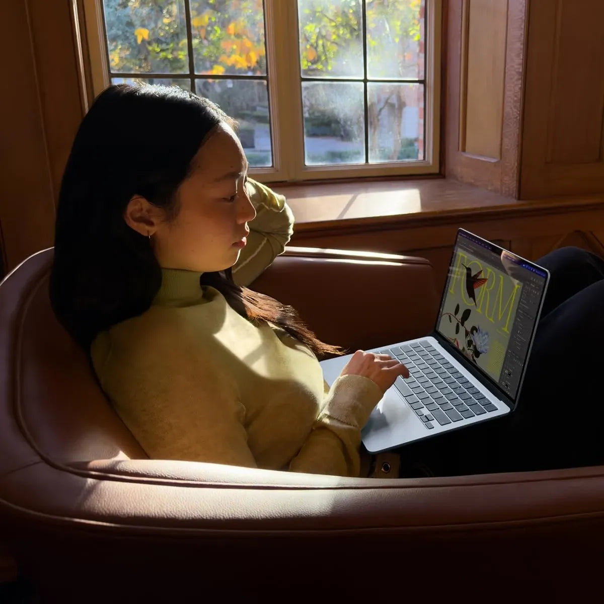 MacBook Air M5 Midnight 13.6-inch Retina display with 2560x1664 resolution and True Tone in Jordan