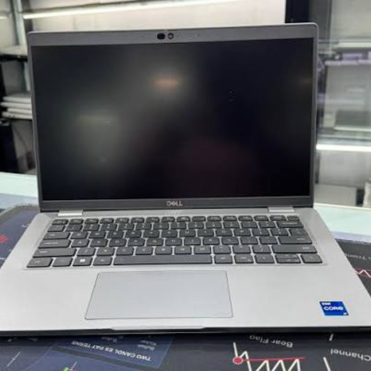 Dell Latitude 5430 laptop with 14-inch Full HD touchscreen, Core i5 12th Gen, 8GB RAM and 256GB SSD